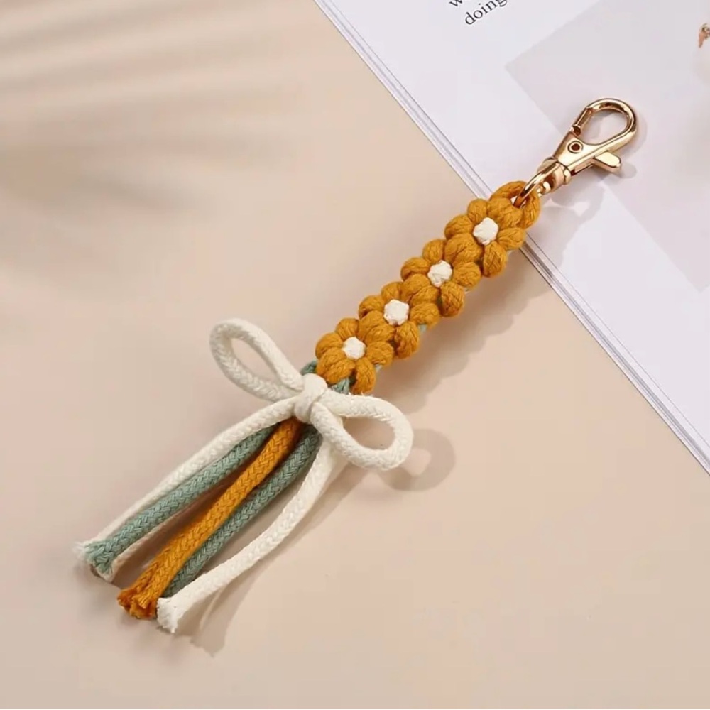 Daisy Flower Tassel Keychain